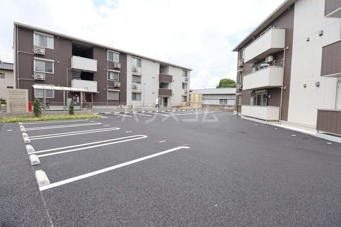 20/30 駐車場