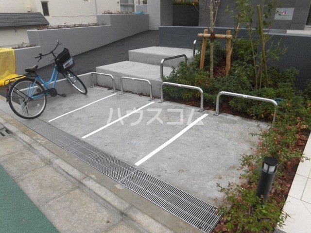 16/20 駐車場