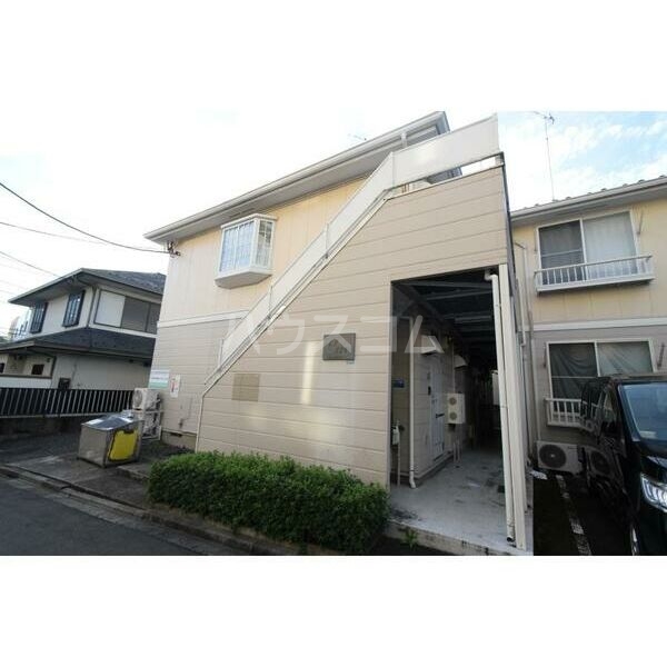 19/27 エントランス