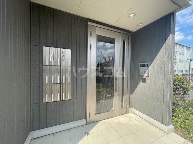 25/30 エントランス