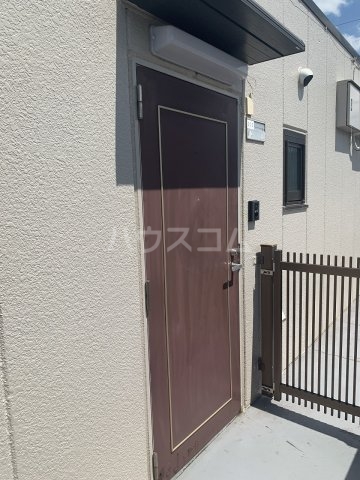 28/30 エントランス