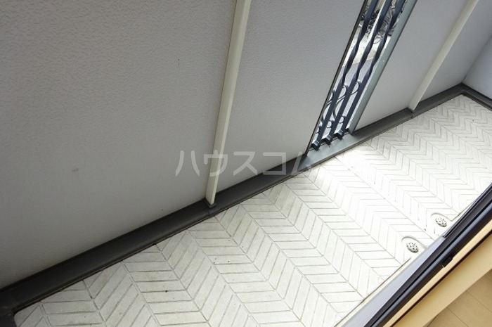13/19 バルコニー