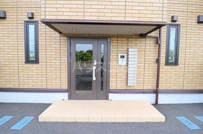 16/18 エントランス