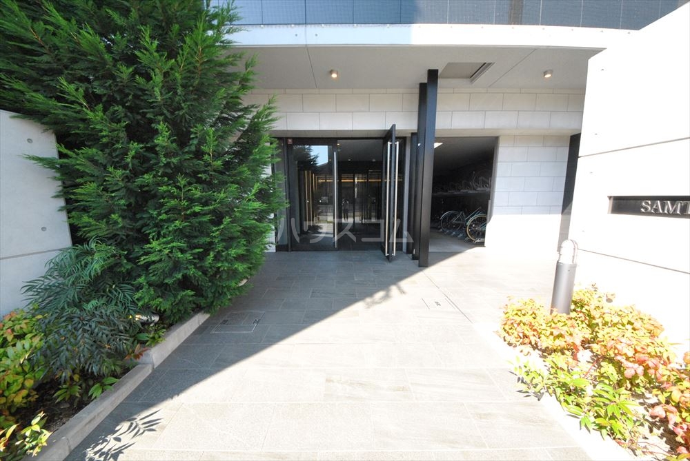 29/30 エントランス