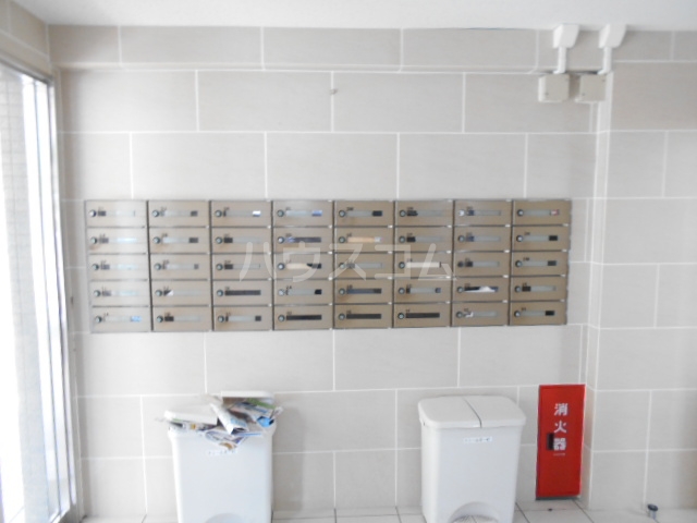 16/25 エントランス