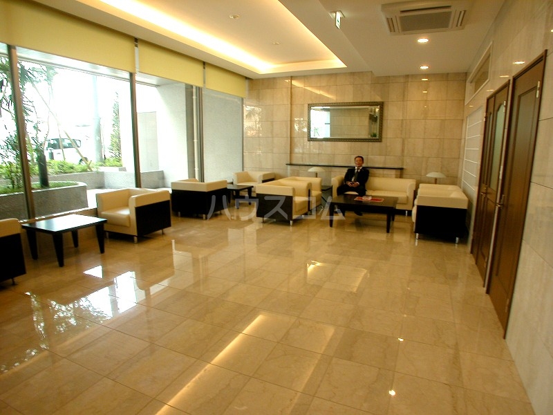 16/26 エントランス