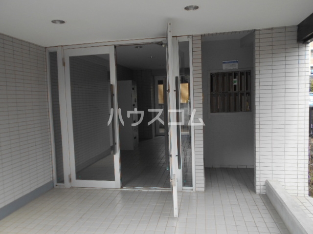 19/25 エントランス