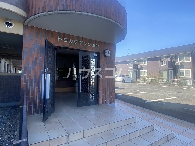 19/30 エントランス