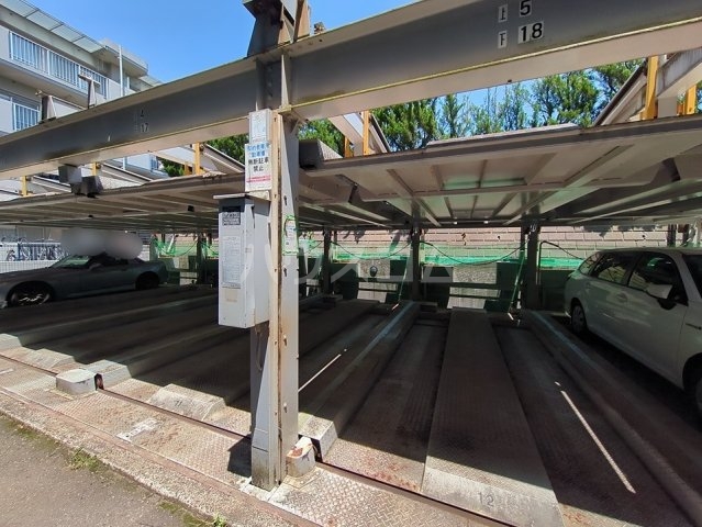 17/19 駐車場