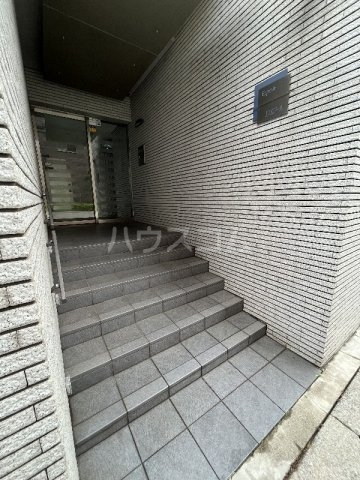 28/30 エントランス