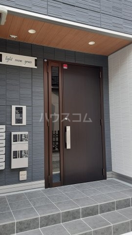 24/30 エントランス