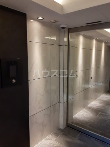 25/30 エントランス