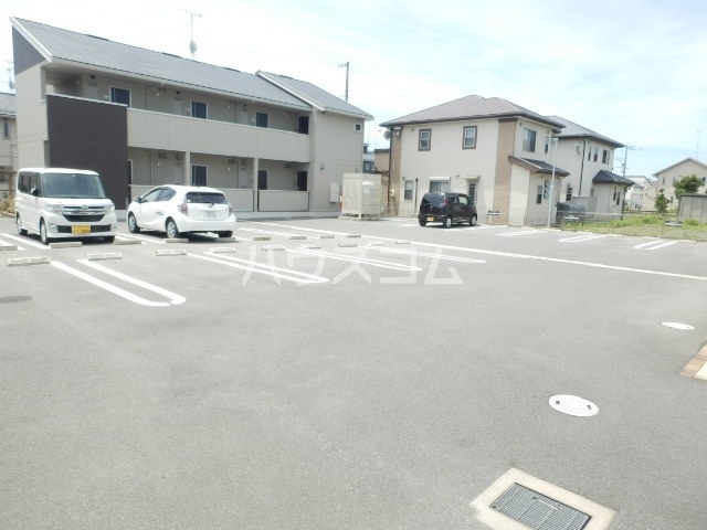 17/27 駐車場