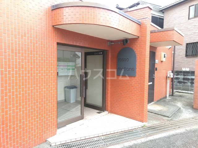 27/30 エントランス