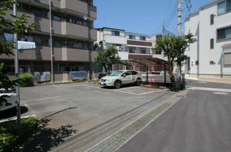 23/23 駐車場