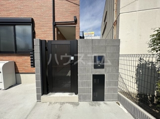 17/18 エントランス