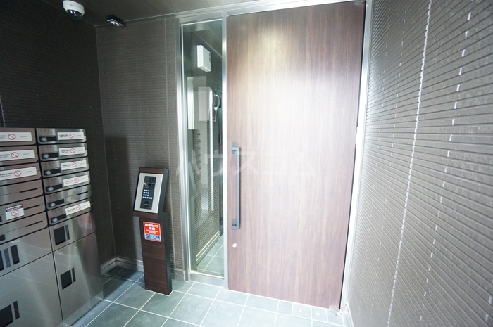 19/20 エントランス