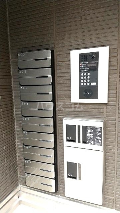 13/23 エントランス