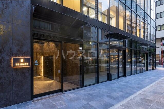 28/30 エントランス