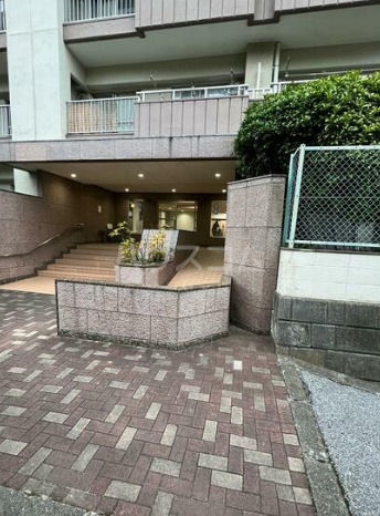 14/17 エントランス