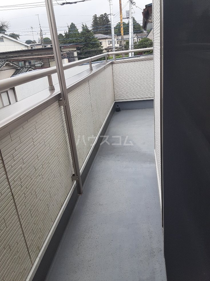 18/27 バルコニー