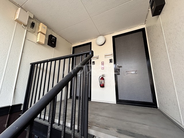 27/30 エントランス