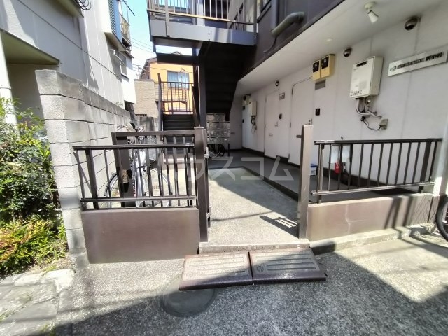 29/30 エントランス