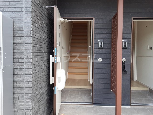 22/30 エントランス