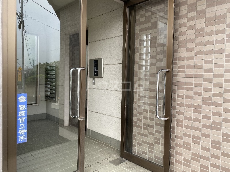 2/3 エントランス