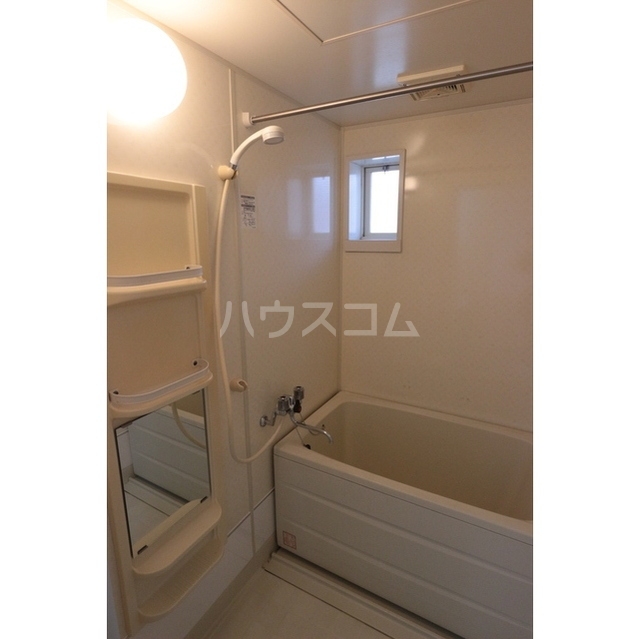 13/28 浴室