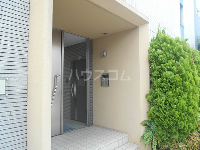 17/26 エントランス