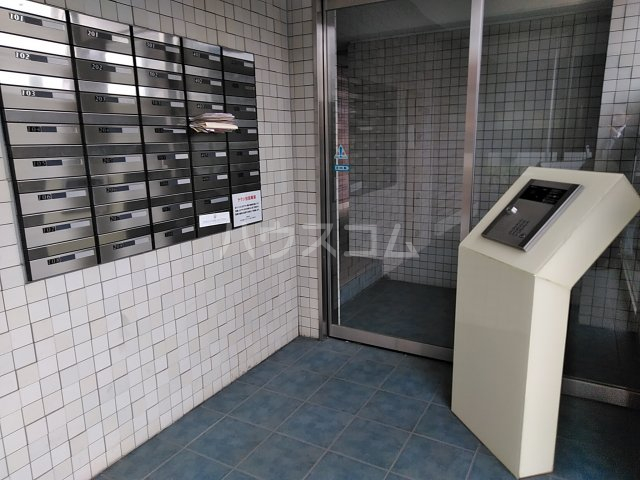 17/28 エントランス