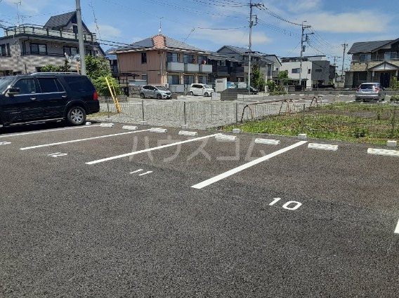 23/30 駐車場