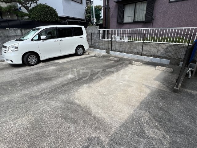 19/23 駐車場