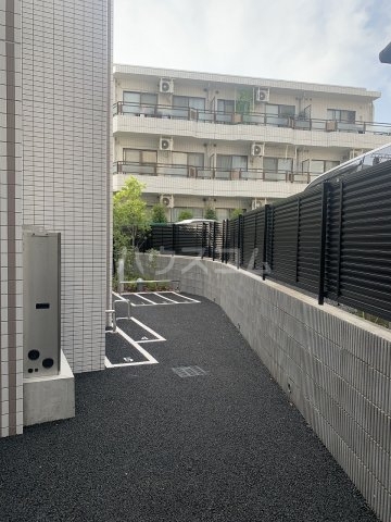 23/30 駐車場
