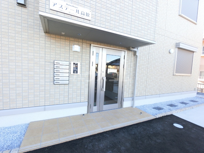 16/19 エントランス