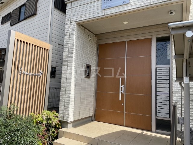 2/4 エントランス