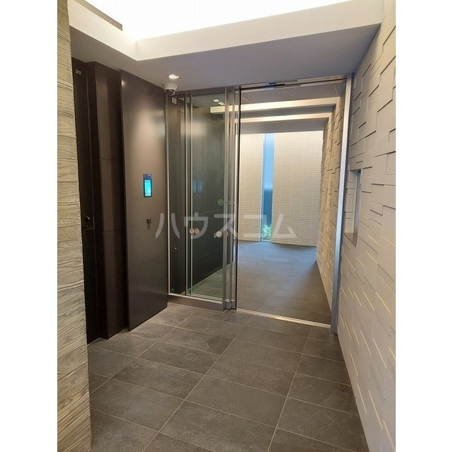 15/25 エントランス