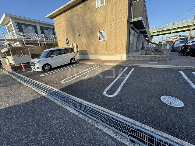 28/30 駐車場