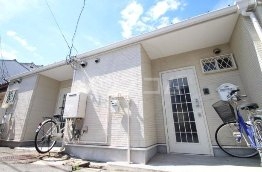 28/30 エントランス