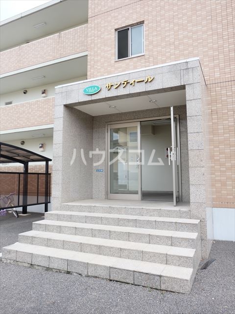 21/30 エントランス