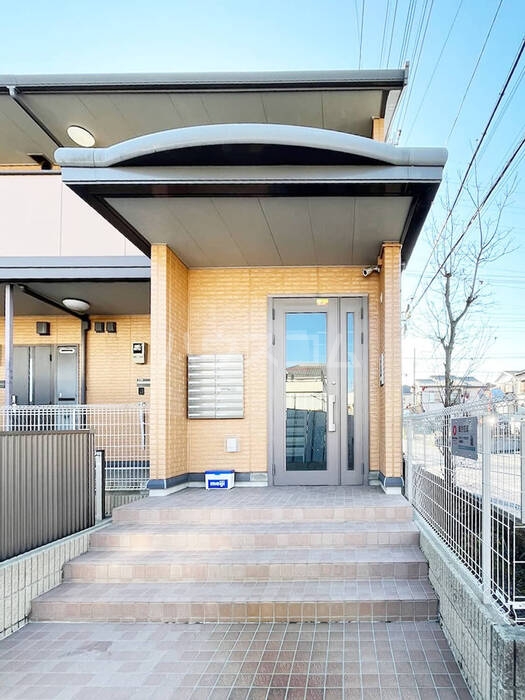 17/26 エントランス