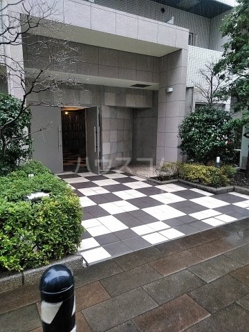 26/29 エントランス