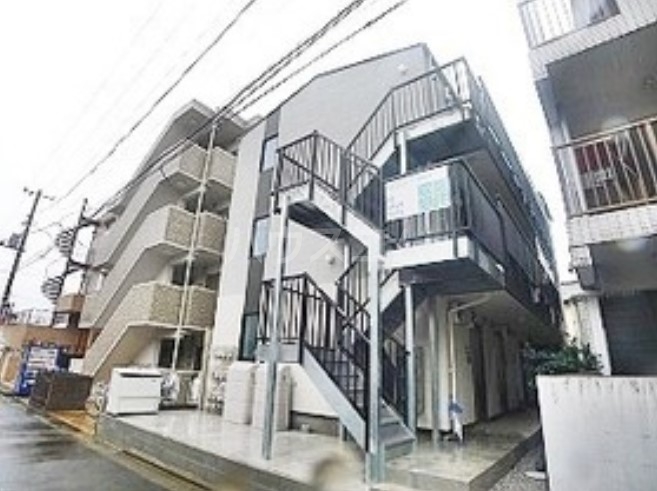 25/26 エントランス