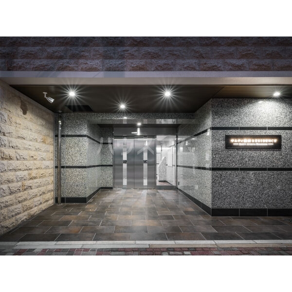 28/30 エントランス