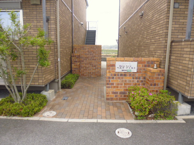 25/30 エントランス