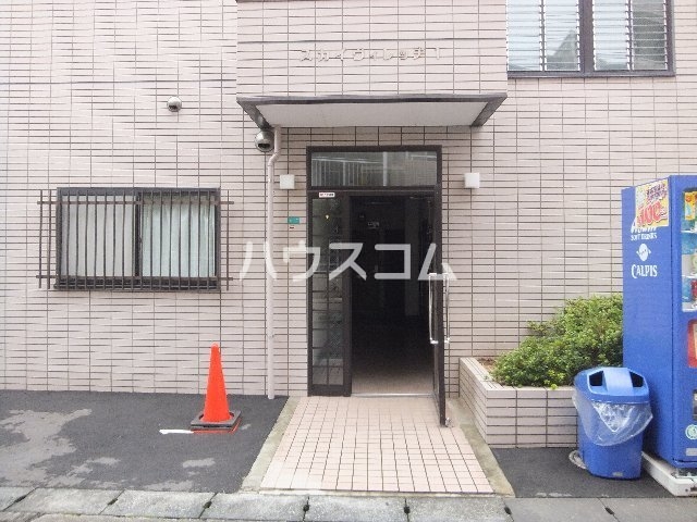23/30 エントランス