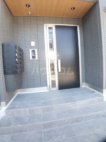 28/30 エントランス