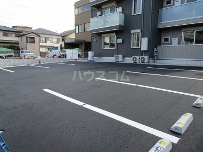 23/30 駐車場