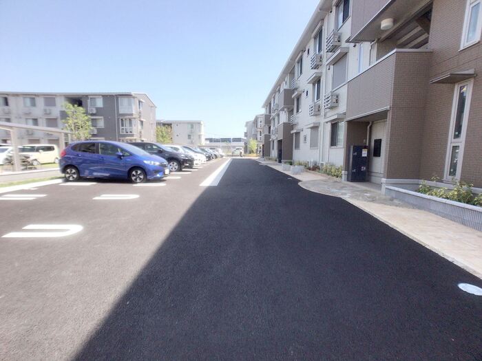 17/27 駐車場